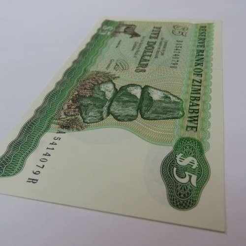 Zimbabwe 4th issue Five Dollars Harare 1994 uncirculated - ZW15