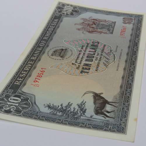 Reserve Bank of Rhodesia Ten Dollars 15 September 1975 Crisp uncirculated