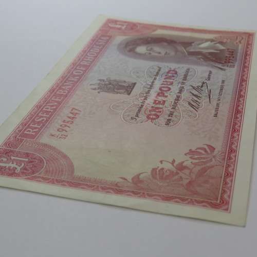 Reserve Bank of Rhodesia one pound Salisbury 14 October 1968 - EF+/AU with bent corner