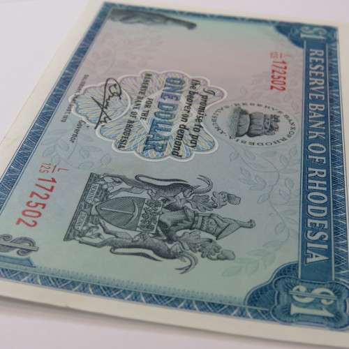 Reserve Bank of Rhodesia One Dollar 2 August 1979 uncirculated with centre fold