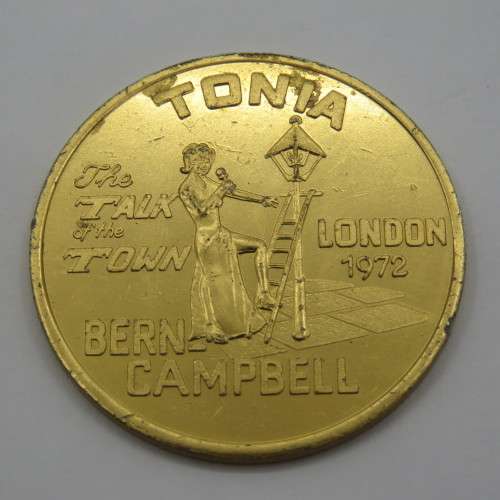 1972 The Talk of the Town London - The Lamplighter club medallion