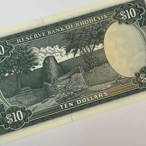 Reserve Bank of Rhodesia Ten Dollars 19 November 1975 uncirculated and top quality