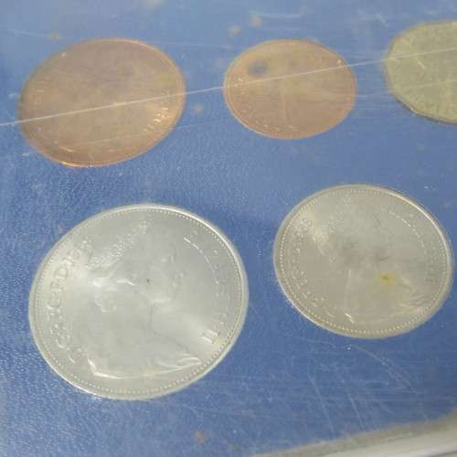 Great Britain coin set with last Pound, shilling, penny coins and First Decimal coins - uncirculated