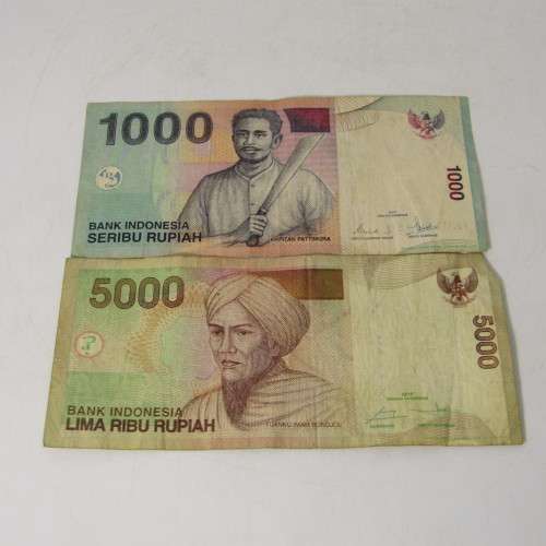 Lot of 10 World banknotes