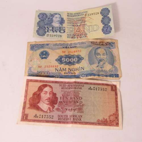 Lot of 10 World banknotes