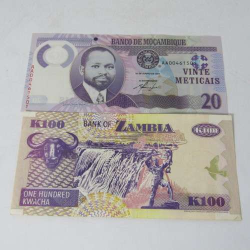 Lot of 10 World banknotes
