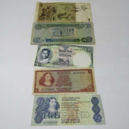 Lot of 10 World banknotes - some uncirculated