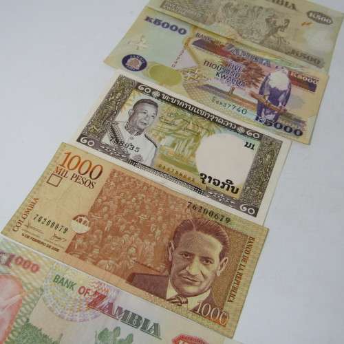 Lot of 10 World banknotes - some uncirculated