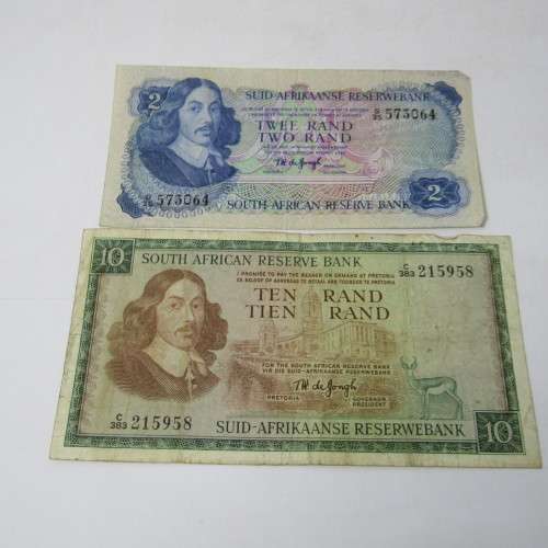 Lot of 10 World banknotes - some uncirculated