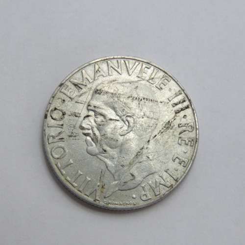 1939 Italy One Lira with cracked die flow through the date