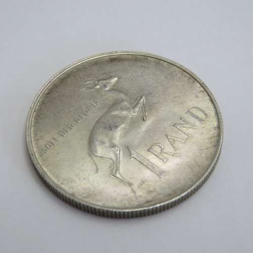 1967 South Africa R1 Variation - Half moon on horn - I have only seen a couple