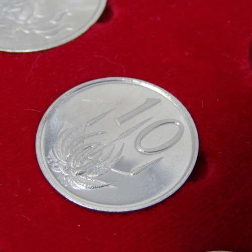 1968 South Africa short proof set with English R1 in red long proof box