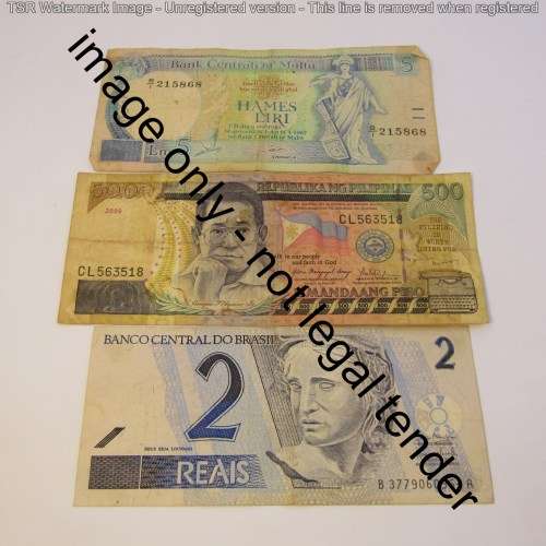 Lot of 10 world banknotes