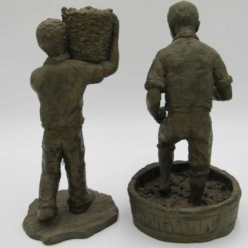 Set Bronzed resin sculptures of winemakers by Miriam Schwartz - 29.5cm