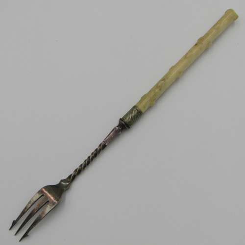 Antique pickle fork - 21.5cm
