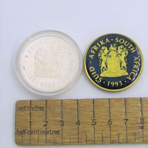 1993 Set of Peace R2 coins - 1 in Silver - 1 gold plated and Enamel - multiclour - 4800 Minted