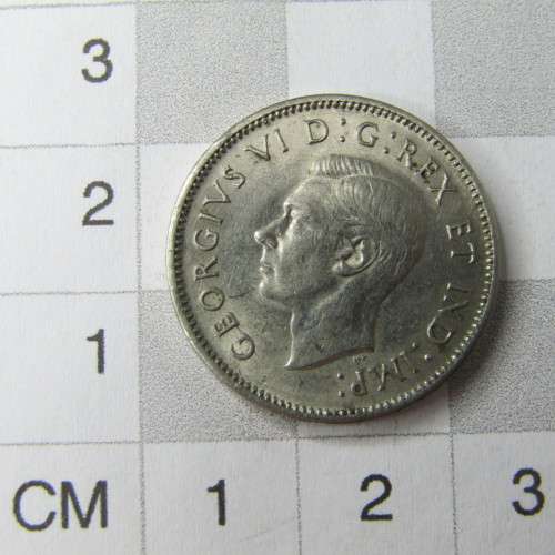 1942 Canada 5 cent - AU with lustre