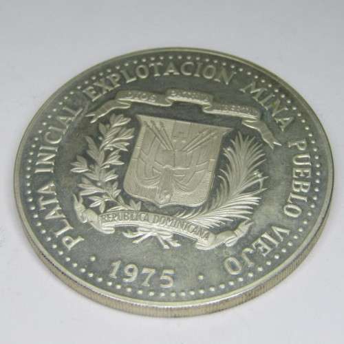 1975 Dominican Republic Silver 10 Peso crown size coin - smudged - only 5000 made