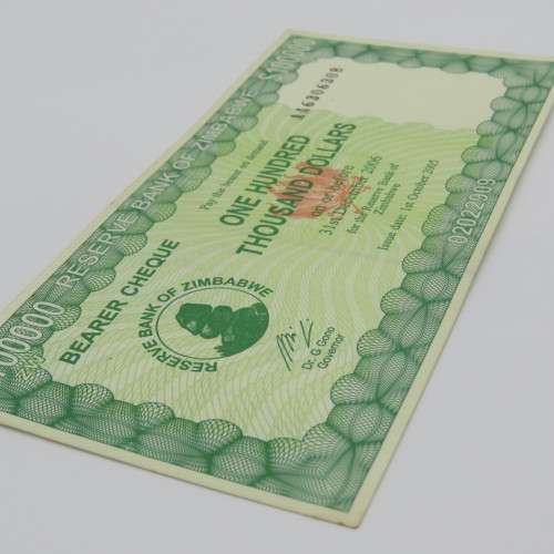 Zimbabwe $100000 - Bearer cheque 1 October 2005 uncirculated - Dirty corner ZW 61