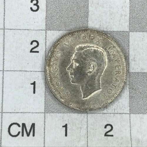1943 SA Union Sixpence  - AU cracked die