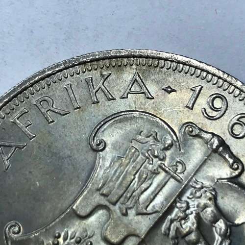 1960 SA Union Silver 5 Shilling - Cracked die A of Afrika