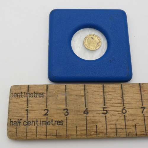 Very small goldplated copper Netherlands 1 Gulden coin for jewellery