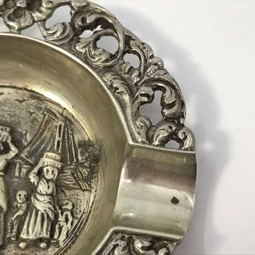 Silver Ashtray with silver mark inside - small for single person - 11,7g