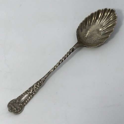 Beautiful set of Silver spoons in broken box - shell shaped