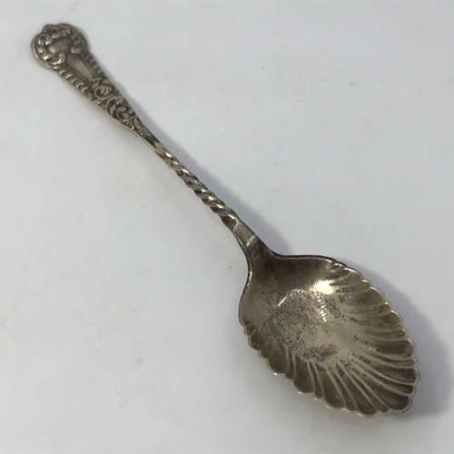 Beautiful set of Silver spoons in broken box - shell shaped