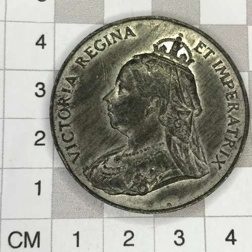 Victoria 1837 - 1897 large medallion - a bit heavier than aluminum and in excellent condition