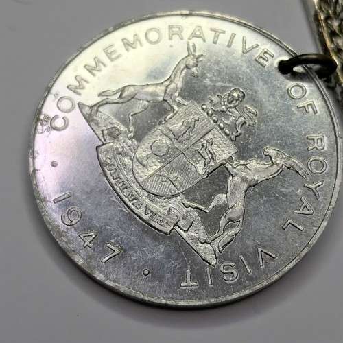 Aluminum 1947 Royal visit medallion in excellent condition