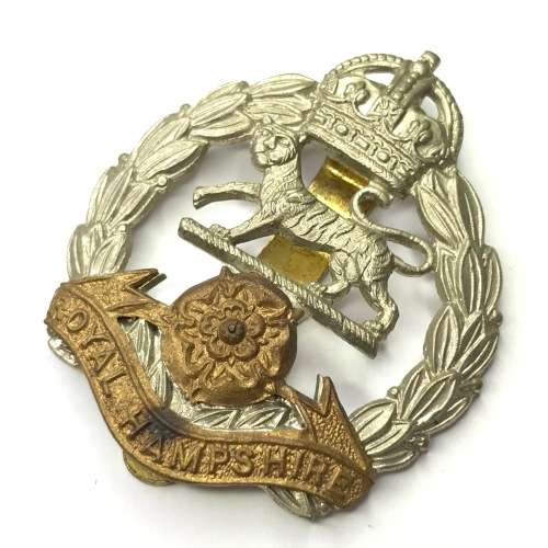 Great Britain Royal Hamps Brigade of Gurkhas cap badge - K.C