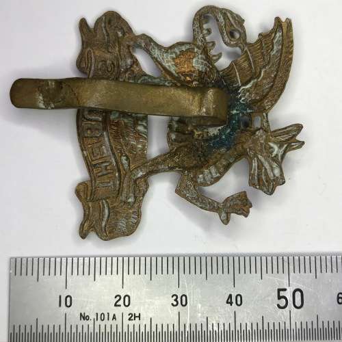 Great Britain Infantry on the line The Buffs (Royal East Kent Regiment) cap badge - Slide