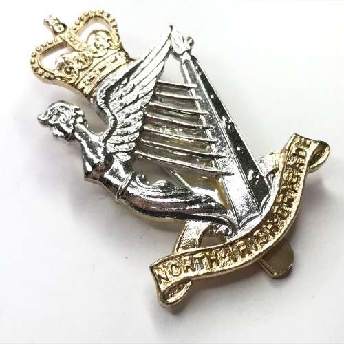 Great Britain North Irish brigade cap badge - E.R.2 crown - Stay-brite slide