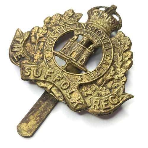 Great Britain Suffolk Regiment badge - 1915-1919 - Kings Crown - Brass - With slide