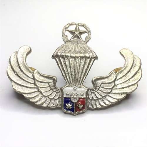Paratrooper wings