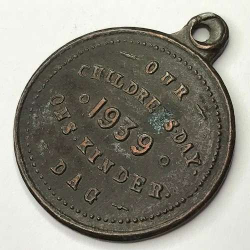 1939 `Our children`s day` / `Ons kinder dag` token