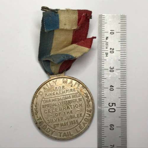 1935 George V silver jubilee medal DAILY MAIL - Teddy Tail League