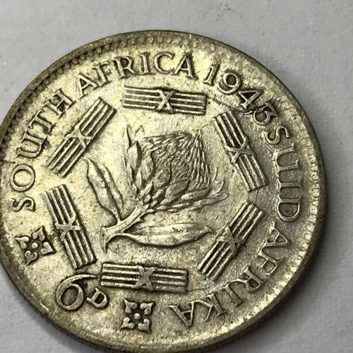 1943 SA Union George 6 Sixpence die crack through date