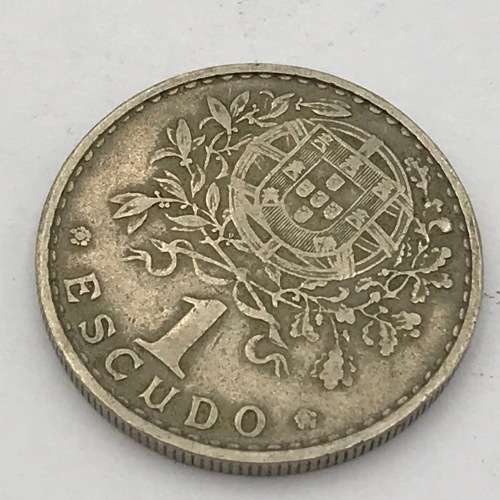Lot of 8 Portugal 1 Escudo coins - 1927, 1928, 1940, 1946, 1951, 1957, 1958 and 1959