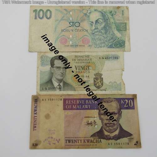 Lot of 10 International bank notes - all different
