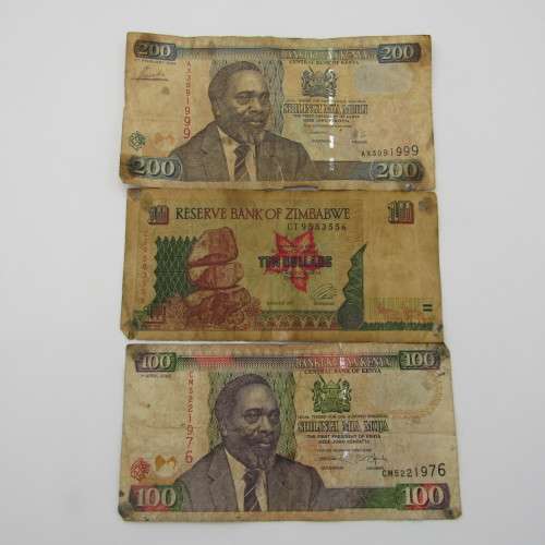 Lot of 10 well used world bank notes