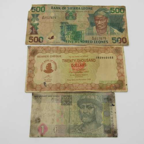 Lot of 10 well used world bank notes