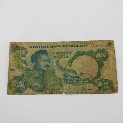 Lot of 10 well used world bank notes