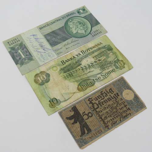Lot of 10 world banknotes