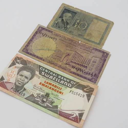 Lot of 10 world banknotes