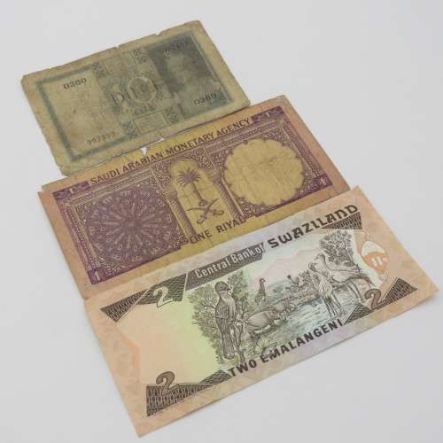 Lot of 10 world banknotes