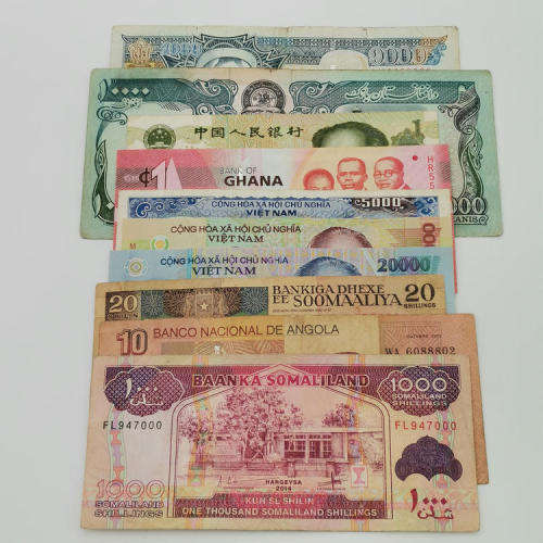Lot of 10 world banknotes