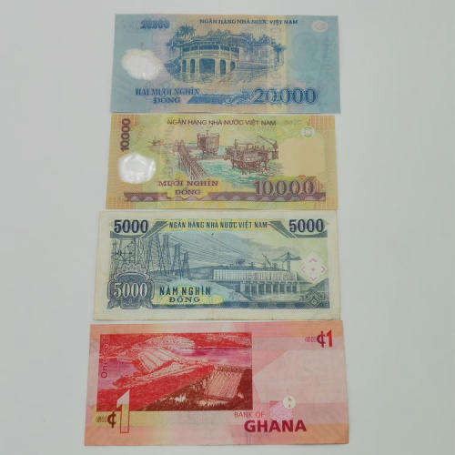 Lot of 10 world banknotes