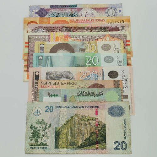 Lot of 10 world banknotes